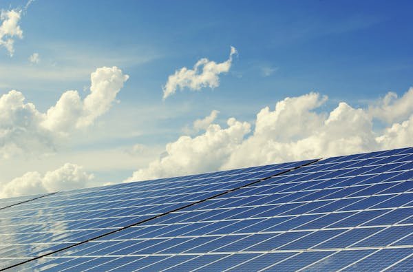 Panneau solaire photovoltaïque : retour sur les avis clients